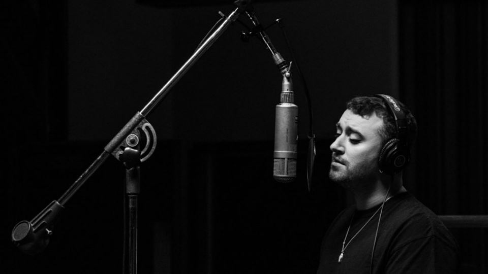 Sam Smith altera nome e data d...