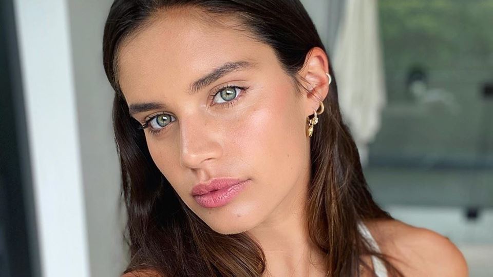 Sara Sampaio em filme portuguê... Sara Sampaio em filme portuguê...