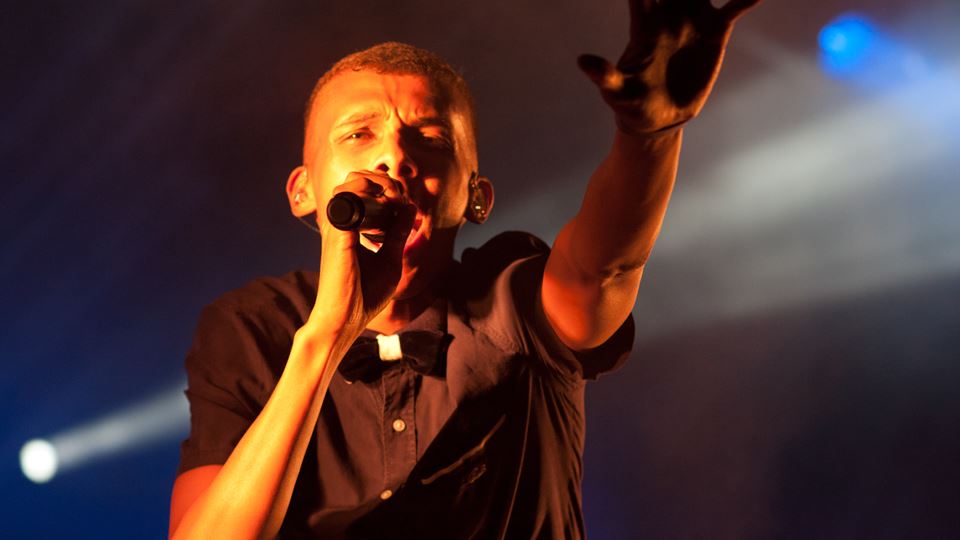 Stromae regressa com música no...