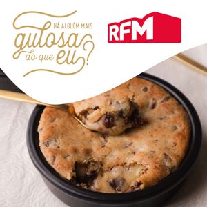 Taça Cremosa de Bolacha com Chocolate Branco, de Leite e Negro