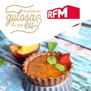 TARTES DE PÊSSEGO E MORANGO PRONTAS EM 10 MINUTOS (VEGAN, SEM AÇÚCAR, SEM GLÚTEN)