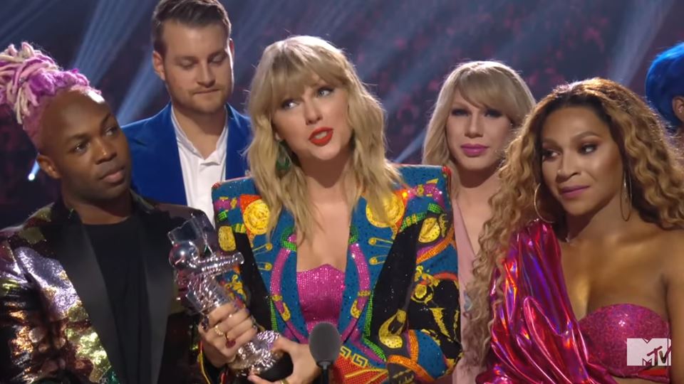 Taylor Swift, Ariana Grande e ... Taylor Swift, Ariana Grande e ...