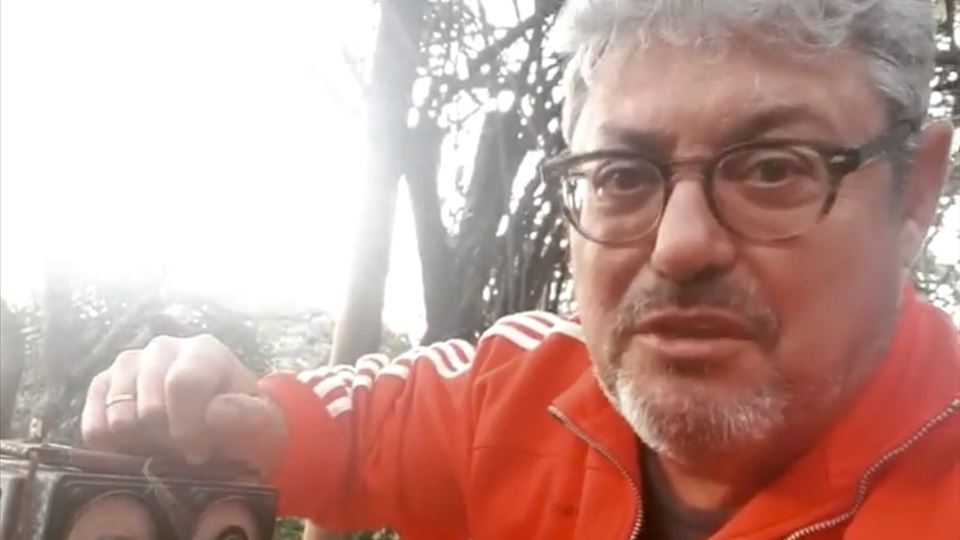 O que é que Tim anda a fazer d...